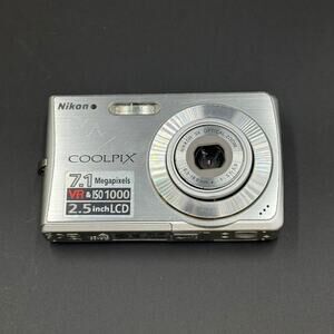 Nikon Coolpix S3100 Silver Digital Camera Untested As Is For Parts